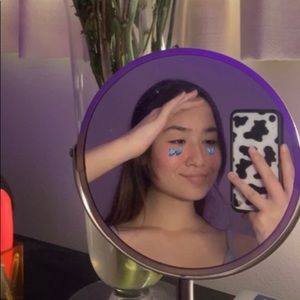 Meet your Posher, Jade